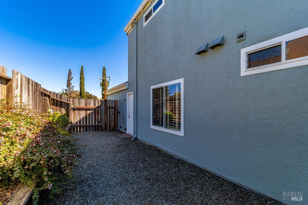 Detail Gallery Image 45 of 59 For 509 Solano Dr, Benicia,  CA 94510 - 3 Beds | 2 Baths