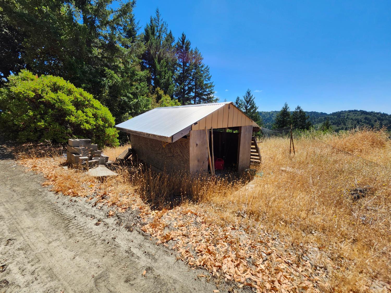 Detail Gallery Image 16 of 20 For 41092 Us-101 Hwy, Laytonville,  CA 95454 - 1 Beds | 1 Baths