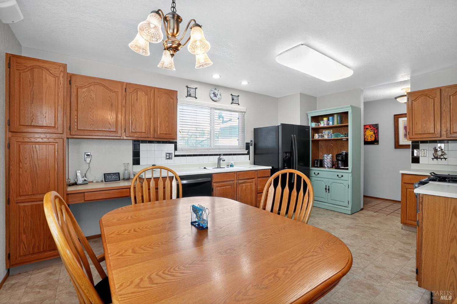 Detail Gallery Image 12 of 28 For 1870 San Pedro Ct, Fairfield,  CA 94533 - 3 Beds | 2 Baths