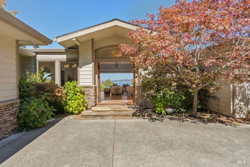 Detail Gallery Image 46 of 48 For 90 Taylor Rd, Tiburon,  CA 94920 - 5 Beds | 5/1 Baths