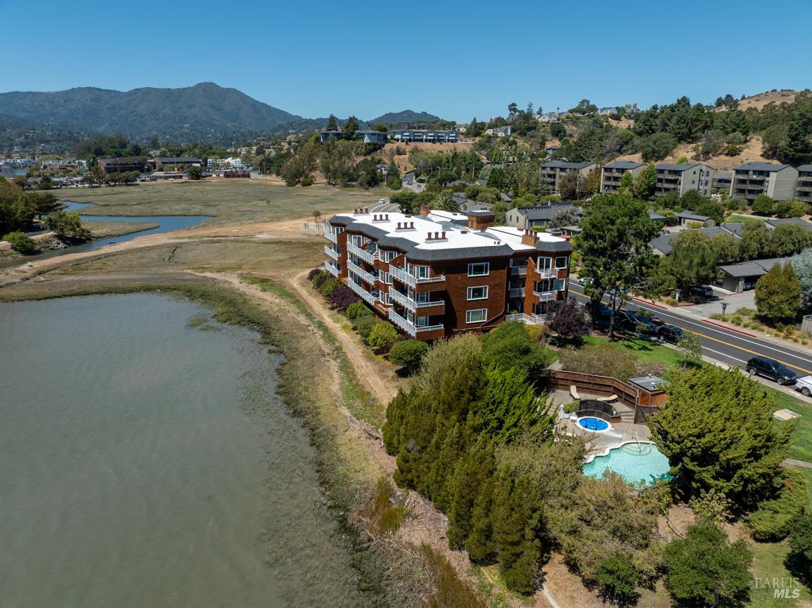 Detail Gallery Image 24 of 27 For 110 Seminary Dr 1a,  Mill Valley,  CA 94941 - 1 Beds | 1 Baths