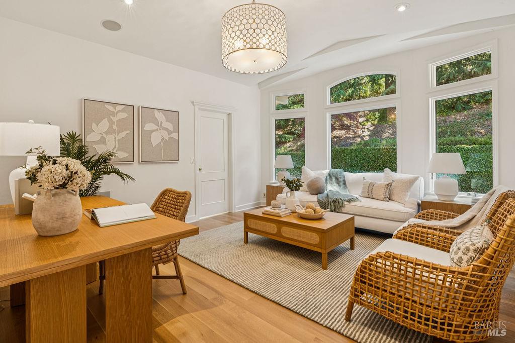 Detail Gallery Image 31 of 48 For 90 Taylor Rd, Tiburon,  CA 94920 - 5 Beds | 5/1 Baths