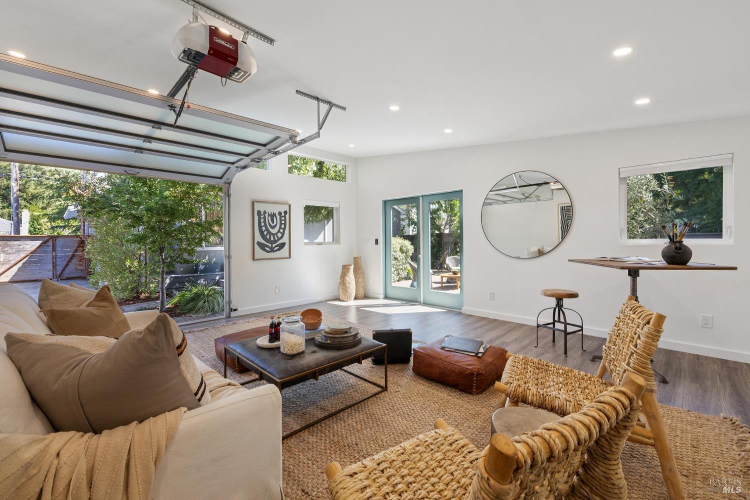 Detail Gallery Image 7 of 80 For 69 Broadmoor Ave, San Anselmo,  CA 94960 - 5 Beds | 3 Baths