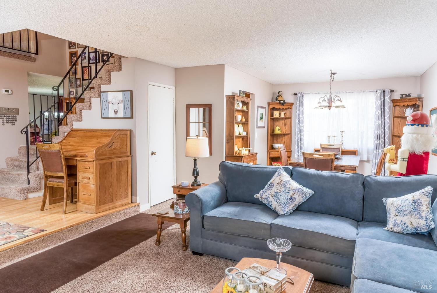 Detail Gallery Image 4 of 32 For 936 Edith Ct, Rohnert Park,  CA 94928 - 6 Beds | 2/1 Baths