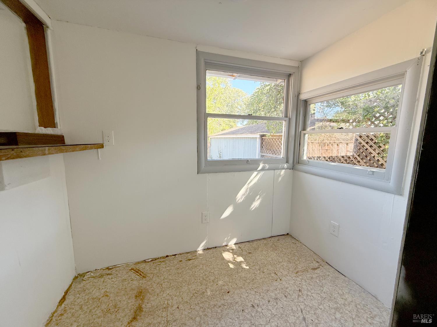 Detail Gallery Image 9 of 20 For 420 Della Ave, Willits,  CA 95490 - 2 Beds | 1 Baths