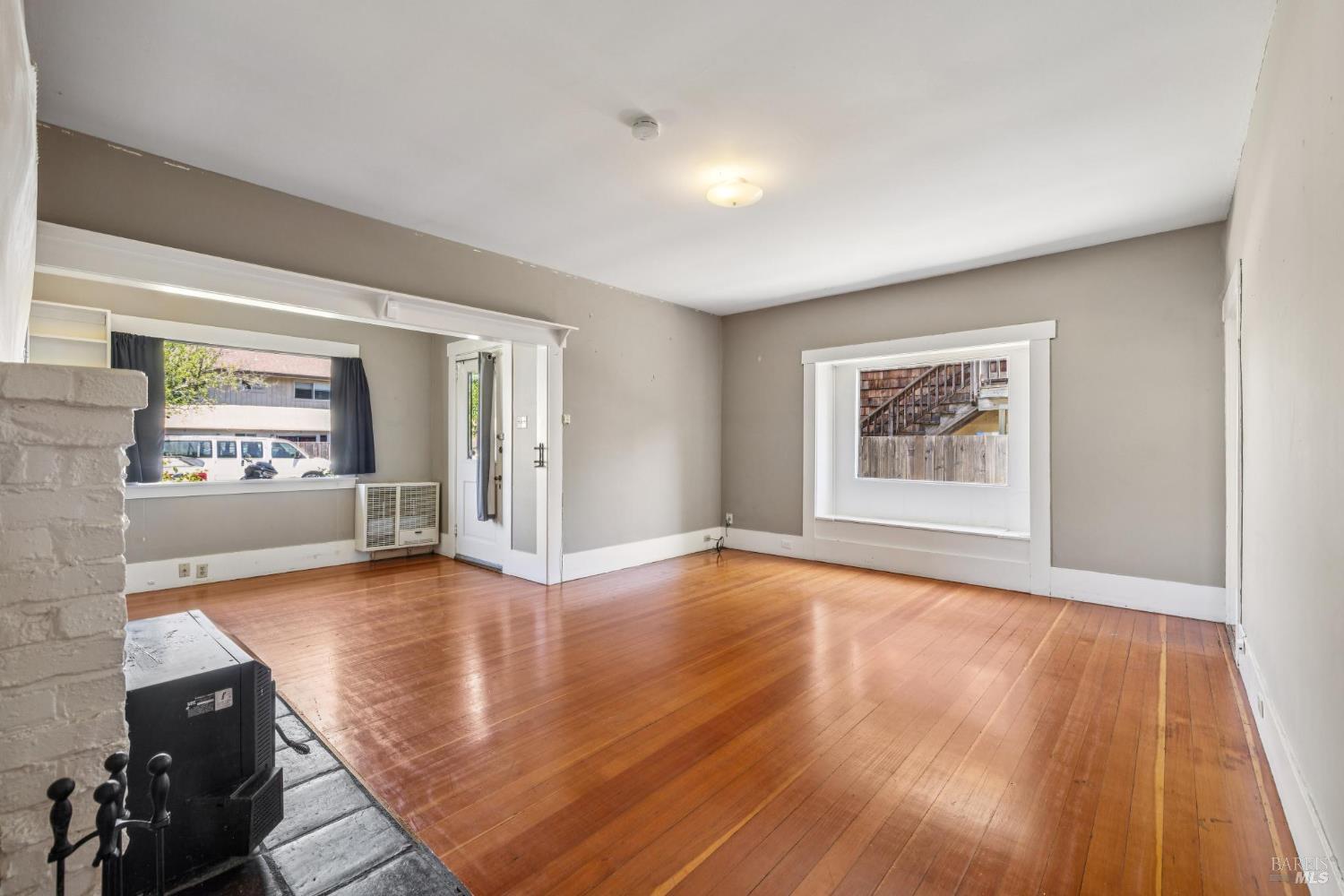 Detail Gallery Image 4 of 42 For 9 Frances St, San Rafael,  CA 94901 - 3 Beds | 2 Baths