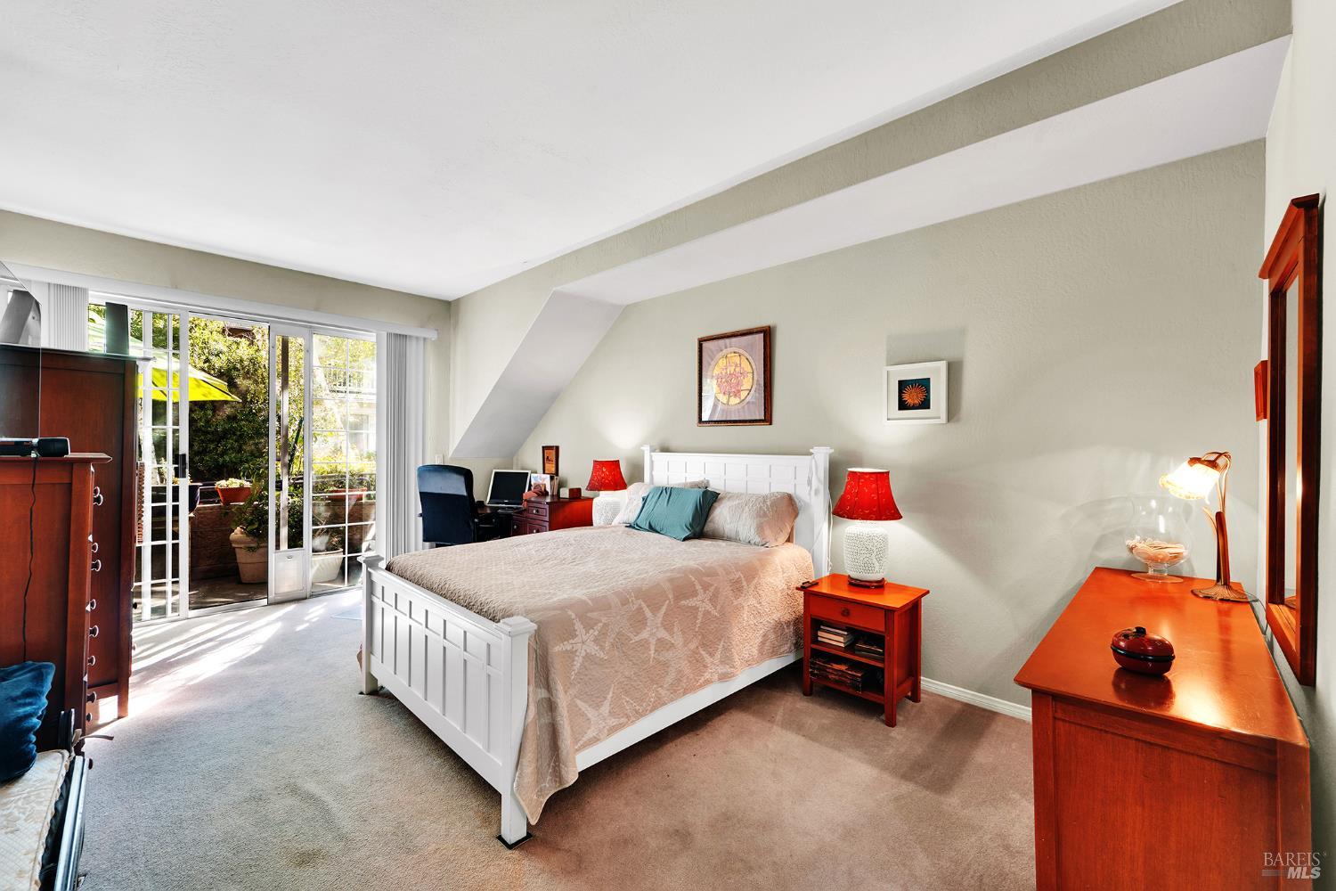 Detail Gallery Image 14 of 19 For 314 E 2nd St, Benicia,  CA 94510 - 2 Beds | 2 Baths
