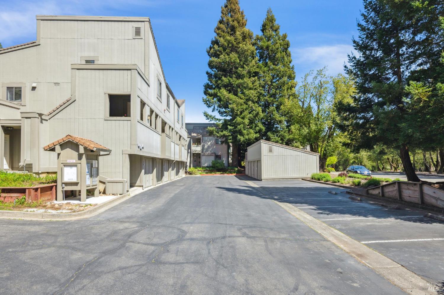 Detail Gallery Image 29 of 32 For 121 Quail Ct, Novato,  CA 94949 - 2 Beds | 2 Baths