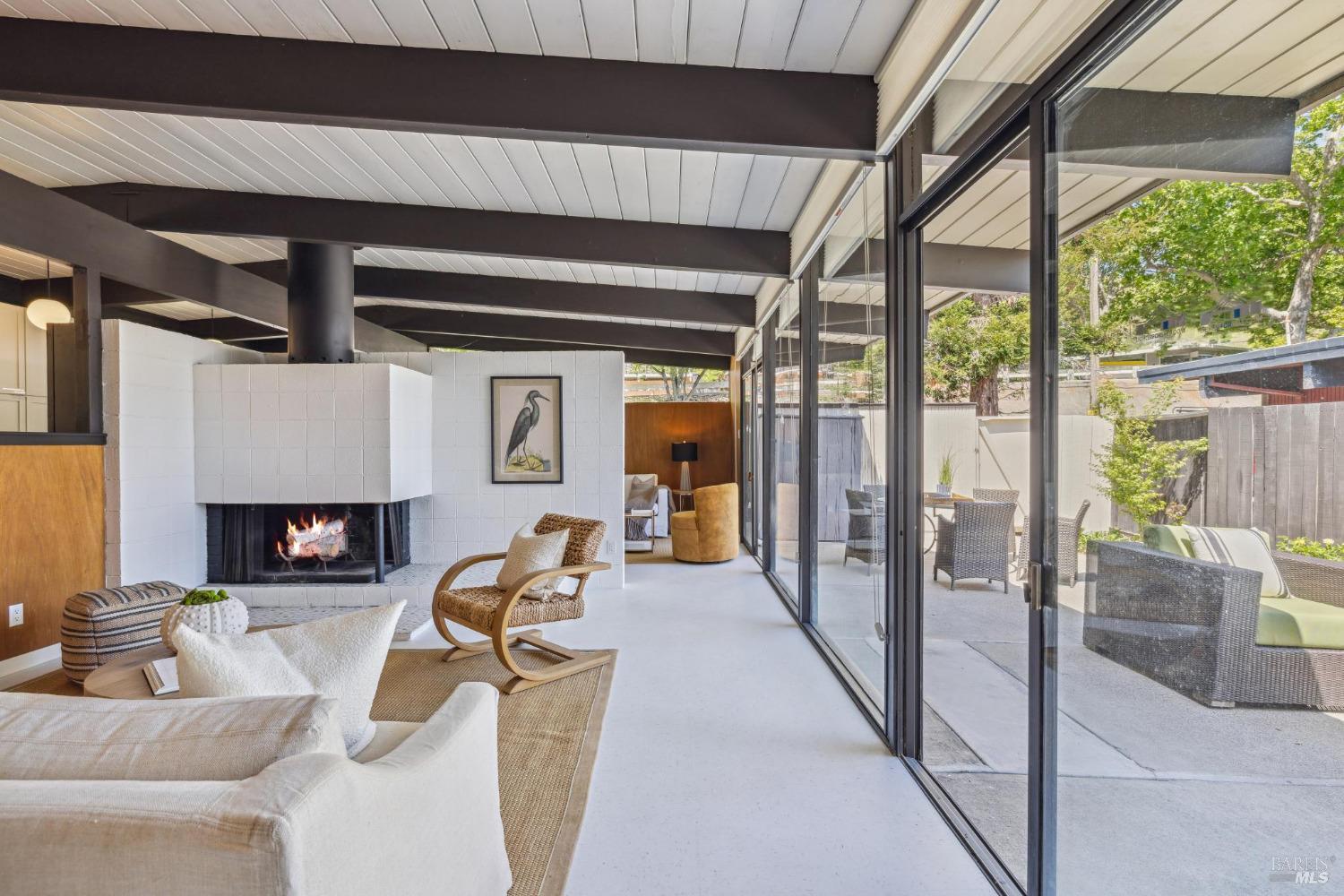 Detail Gallery Image 16 of 44 For 659 Las Colindas Rd, San Rafael,  CA 94903 - 4 Beds | 2 Baths