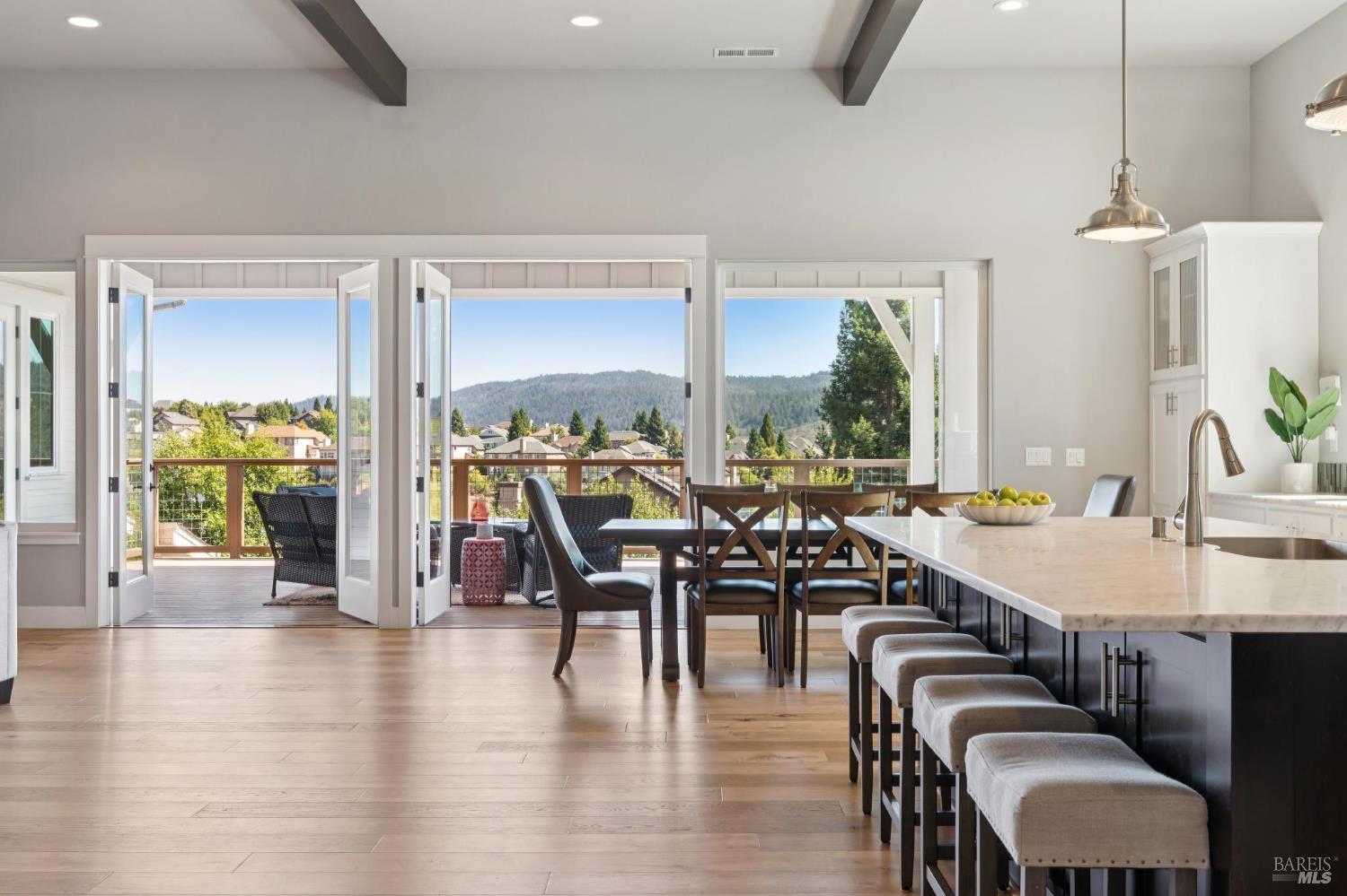 Detail Gallery Image 14 of 63 For 5980 Vista Rdgs, Santa Rosa,  CA 95409 - 5 Beds | 5 Baths