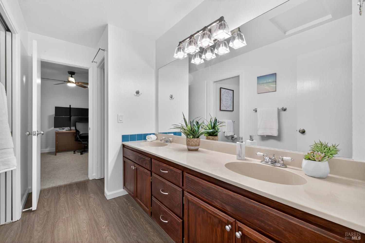 Detail Gallery Image 19 of 37 For 2484 College Park Cir, Santa Rosa,  CA 95401 - 3 Beds | 2 Baths