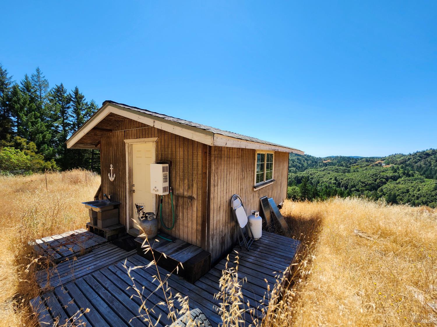 Detail Gallery Image 6 of 20 For 41092 Us-101 Hwy, Laytonville,  CA 95454 - 1 Beds | 1 Baths