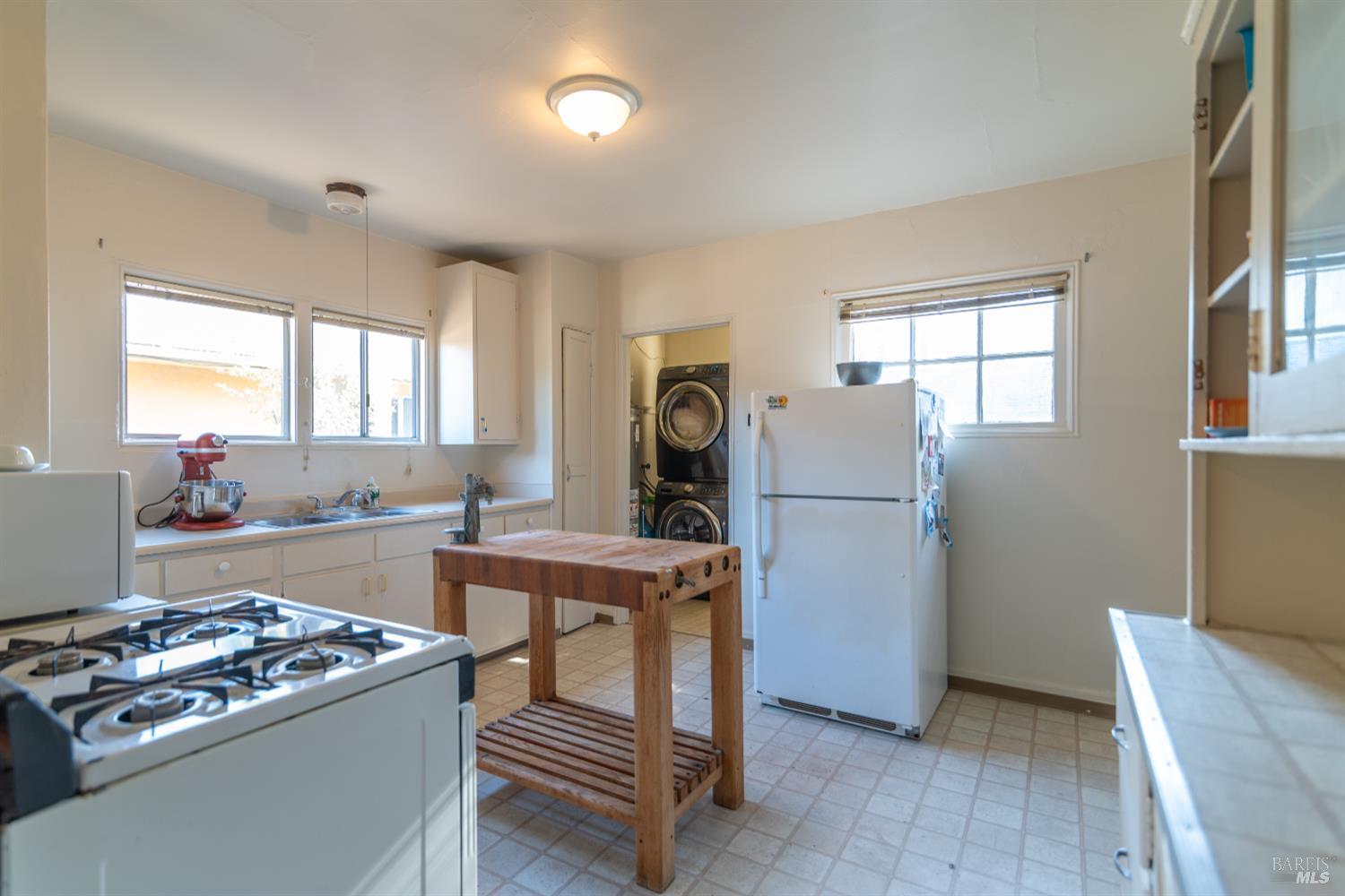Detail Gallery Image 16 of 54 For 717 Brown St, Santa Rosa,  CA 95404 - 3 Beds | 2 Baths