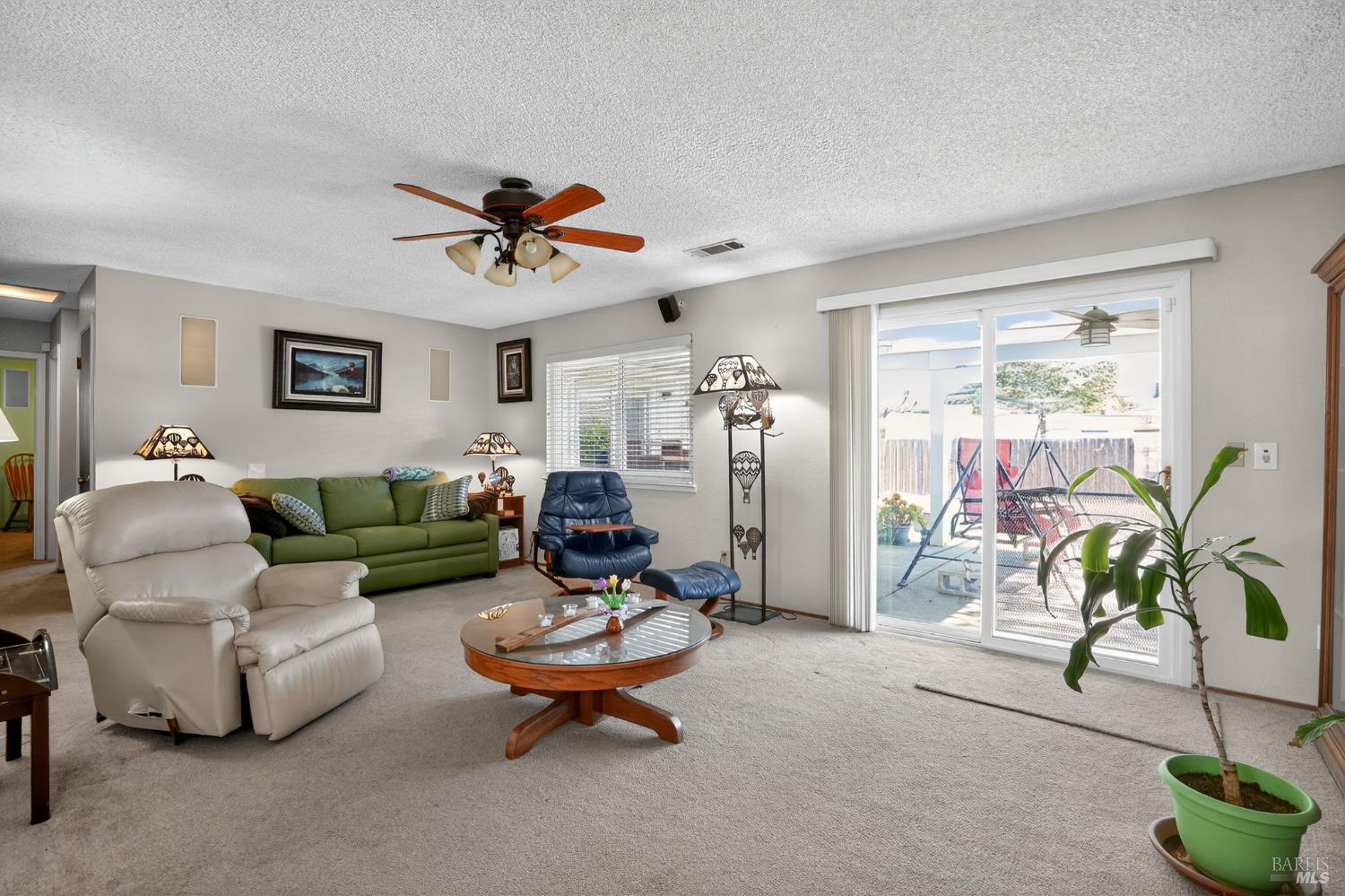 Detail Gallery Image 5 of 28 For 1870 San Pedro Ct, Fairfield,  CA 94533 - 3 Beds | 2 Baths