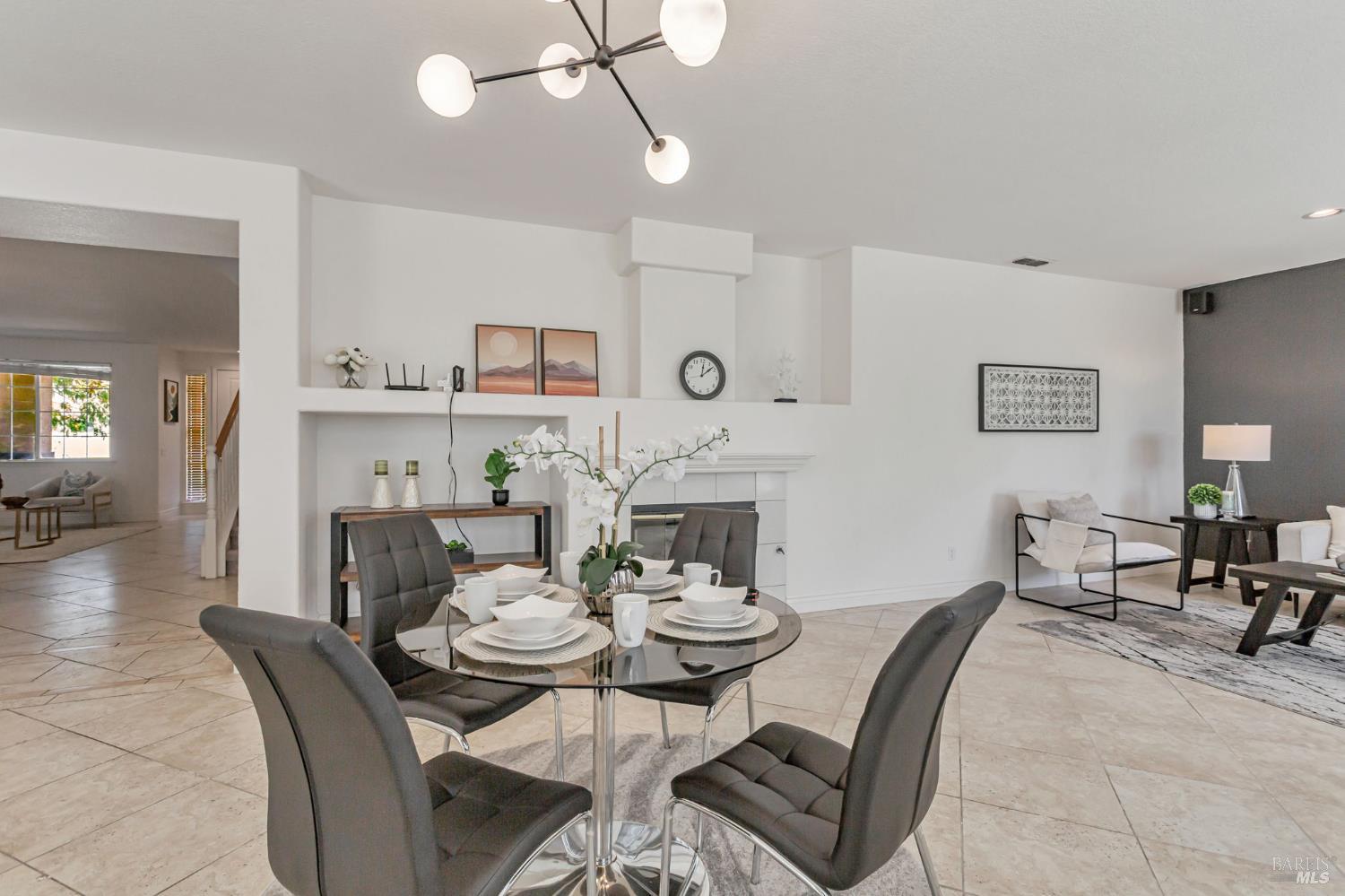 Detail Gallery Image 16 of 54 For 1048 Stillspring Dr, Vacaville,  CA 95687 - 5 Beds | 3 Baths