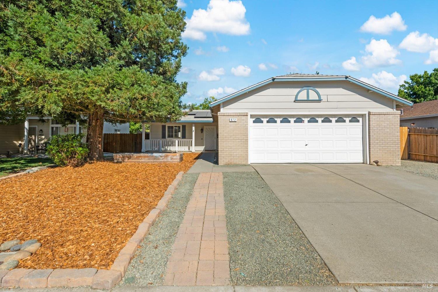 Detail Gallery Image 2 of 75 For 872 Flint Way, Vacaville,  CA 95687 - 3 Beds | 2 Baths
