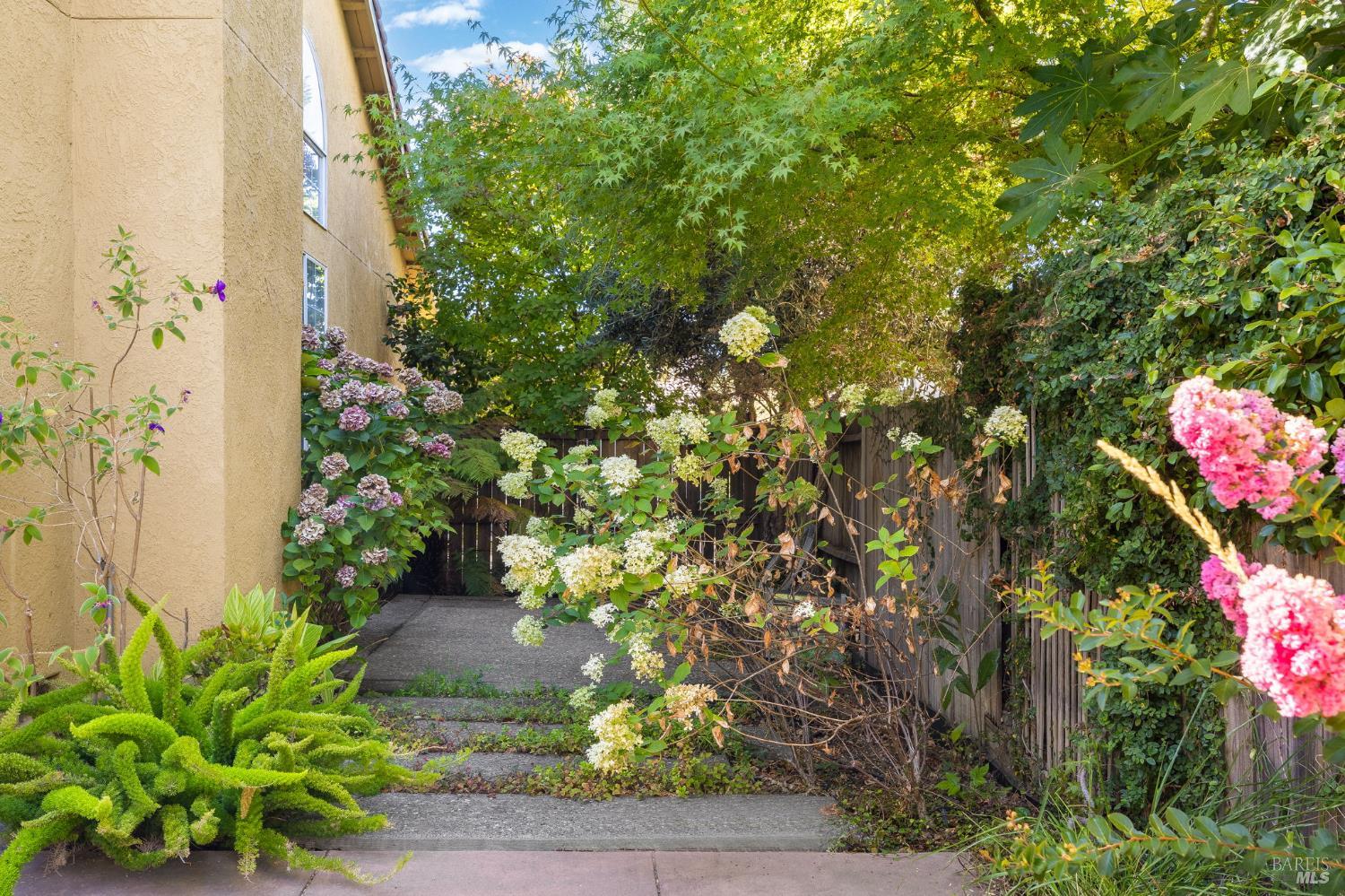 Detail Gallery Image 28 of 33 For 2579 Harvest Ln, Napa,  CA 94558 - 4 Beds | 3 Baths