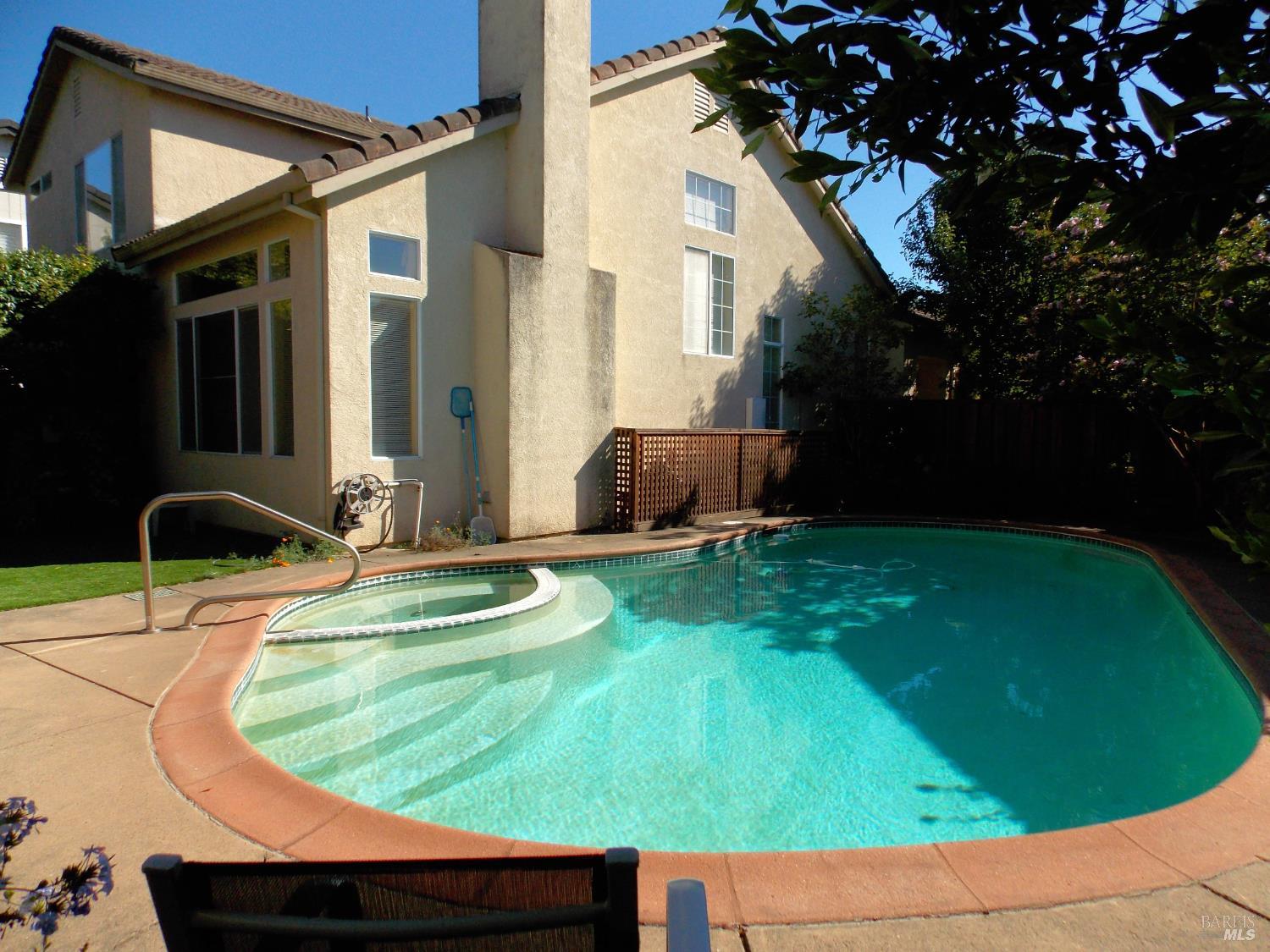 Detail Gallery Image 35 of 44 For 1349 Golf Course Dr, Windsor,  CA 95492 - 3 Beds | 2/1 Baths