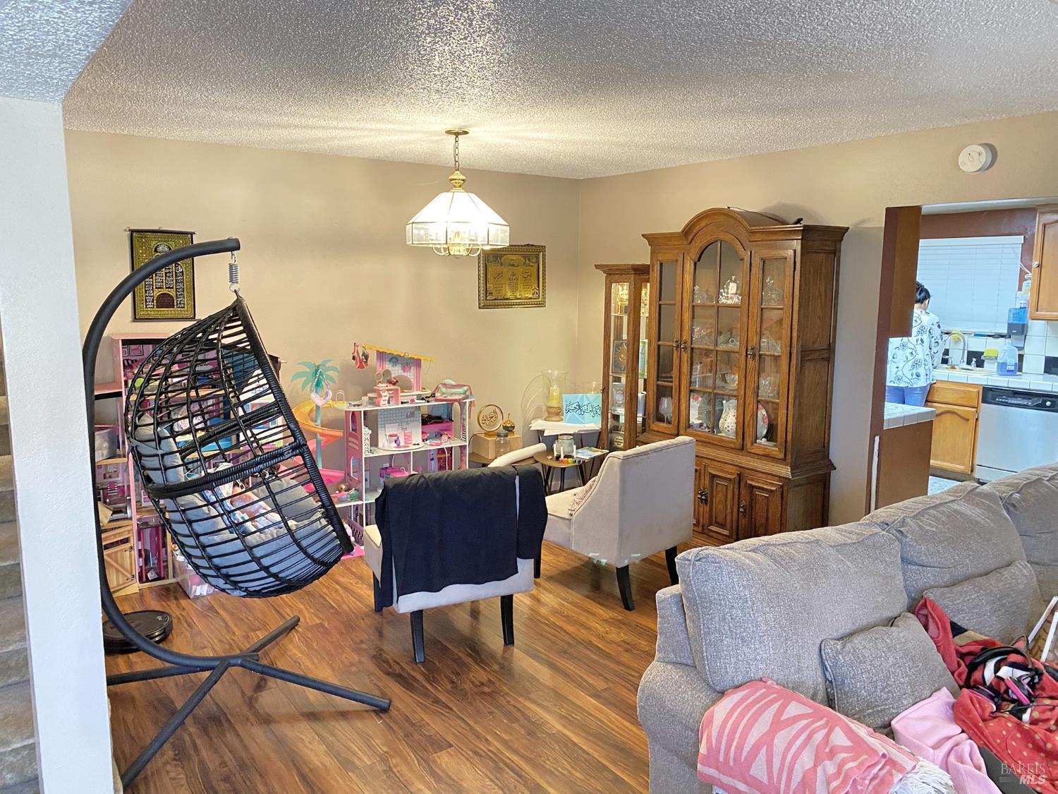 Detail Gallery Image 6 of 38 For 919 Brandon Way, Fairfield,  CA 94533 - 3 Beds | 2/1 Baths