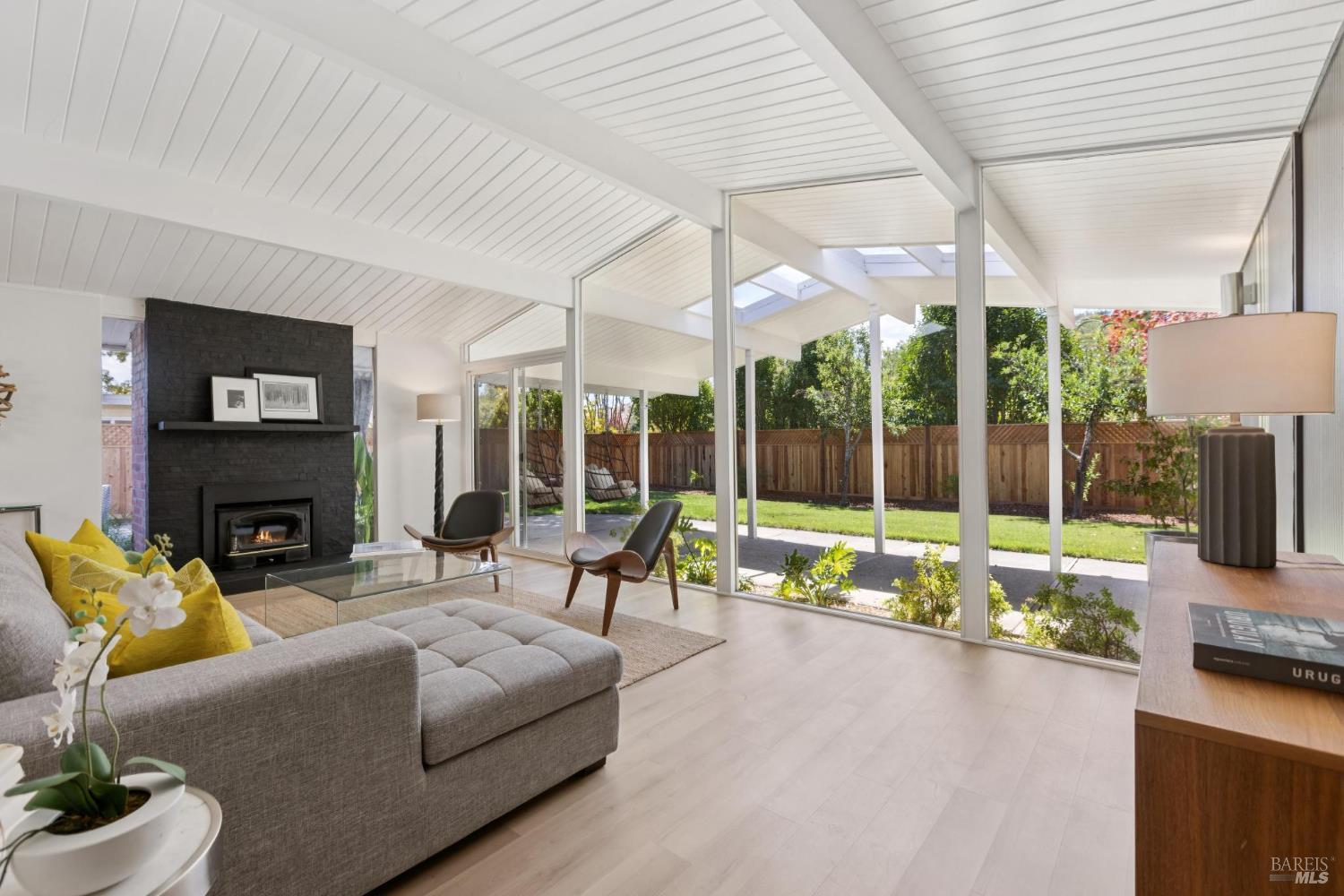 Detail Gallery Image 34 of 37 For 819 Greenberry Ln, San Rafael,  CA 94903 - 4 Beds | 2 Baths