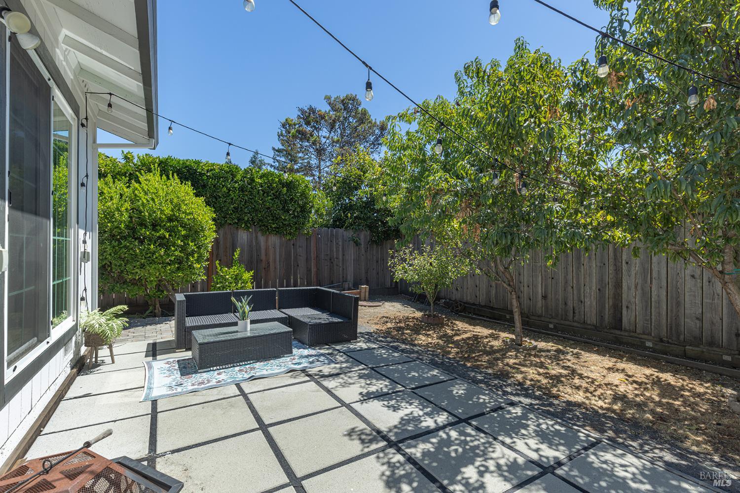 Detail Gallery Image 22 of 27 For 1538 Surrey Dr, Santa Rosa,  CA 95401 - 2 Beds | 1 Baths