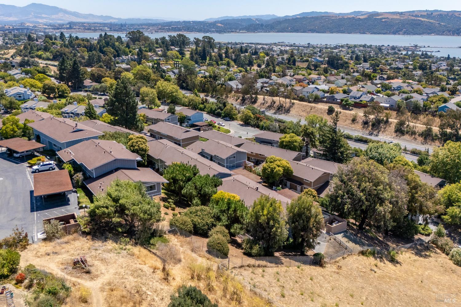 Detail Gallery Image 59 of 62 For 117 Sunset Cir #34,  Benicia,  CA 94510 - 3 Beds | 1/1 Baths