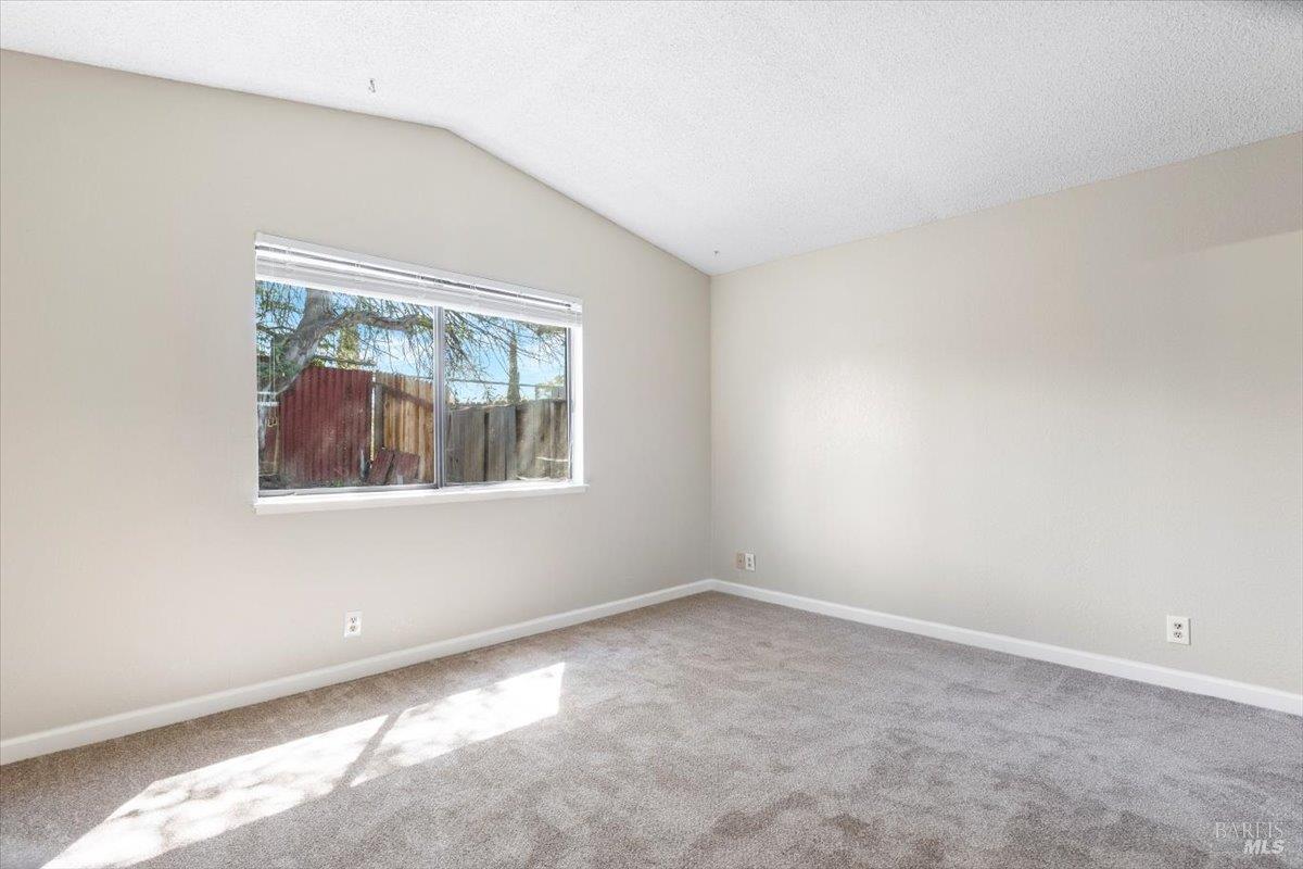 Detail Gallery Image 17 of 44 For 987 Daniel St, Fairfield,  CA 94533 - 2 Beds | 2 Baths