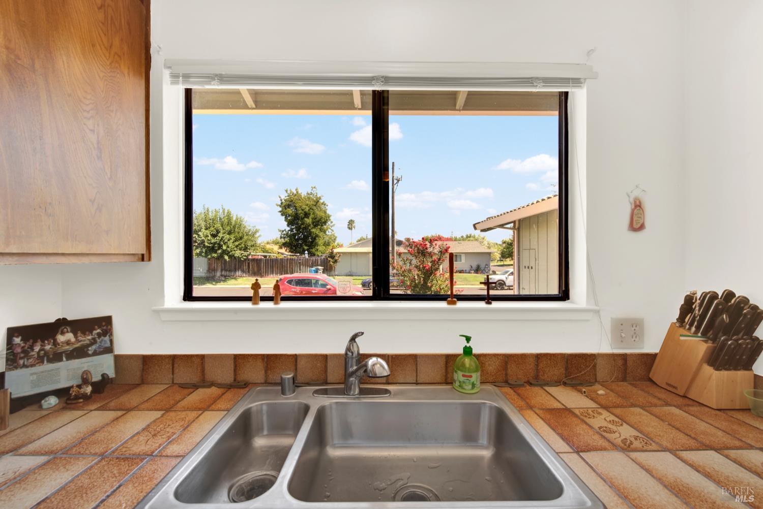 Detail Gallery Image 11 of 50 For 240 Grand Canyon Dr, Vacaville,  CA 95687 - 2 Beds | 2 Baths