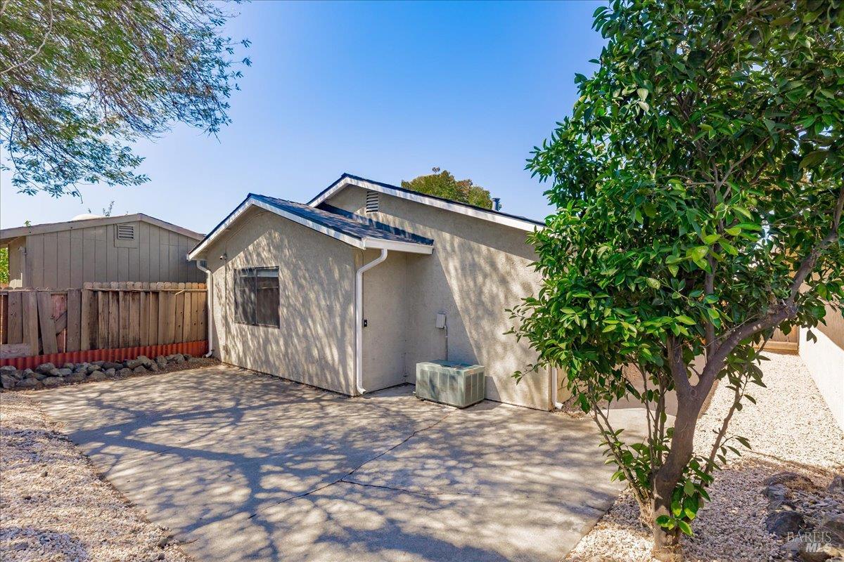 Detail Gallery Image 27 of 44 For 987 Daniel St, Fairfield,  CA 94533 - 2 Beds | 2 Baths