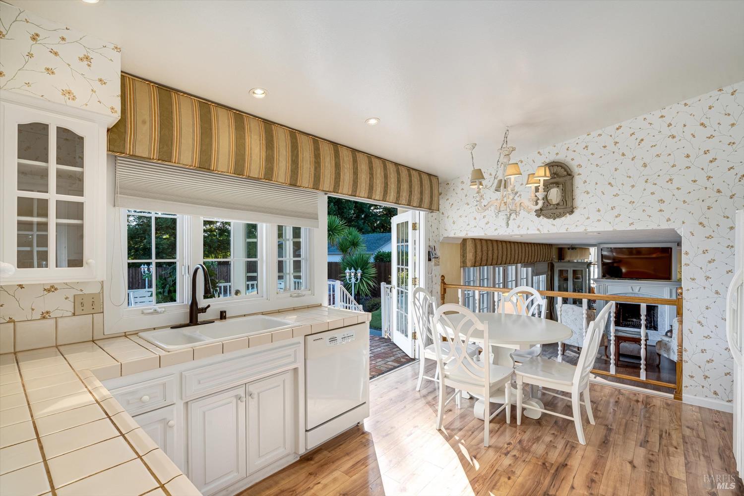Detail Gallery Image 13 of 48 For 3968 Montrose St, Napa,  CA 94558 - 4 Beds | 3/1 Baths