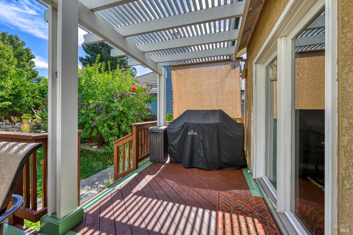 Detail Gallery Image 33 of 54 For 967 Cedar Brook Ln, Vacaville,  CA 95687 - 4 Beds | 2/1 Baths