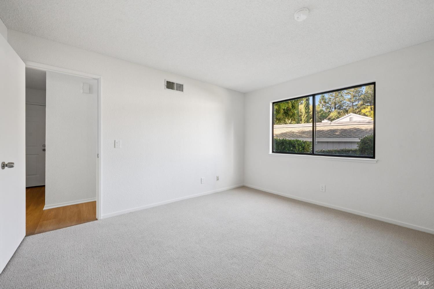 Detail Gallery Image 16 of 24 For 58 Hector Ln, Novato,  CA 94949 - 2 Beds | 1 Baths