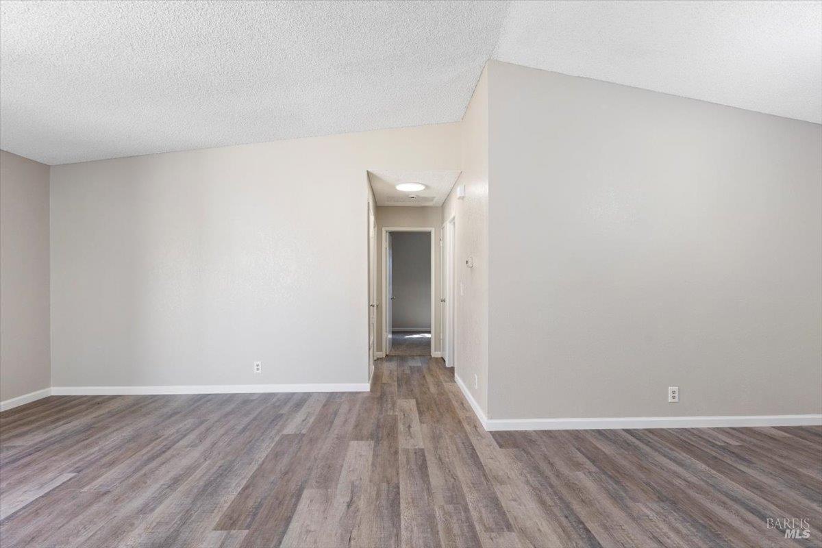 Detail Gallery Image 6 of 44 For 987 Daniel St, Fairfield,  CA 94533 - 2 Beds | 2 Baths