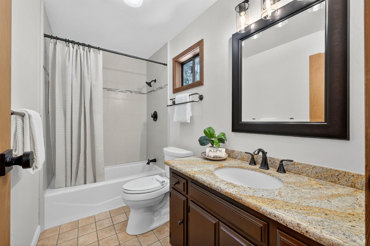Detail Gallery Image 12 of 70 For 4795 Ponderosa Dr, Santa Rosa,  CA 95404 - 4 Beds | 3/1 Baths