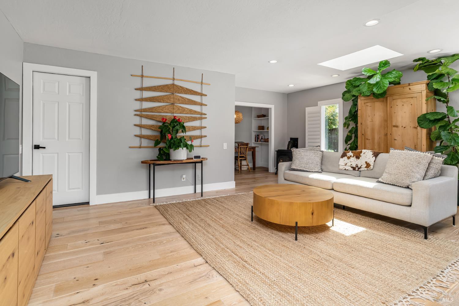 Detail Gallery Image 12 of 29 For 26 Sotelo Way, Novato,  CA 94945 - 4 Beds | 2/1 Baths
