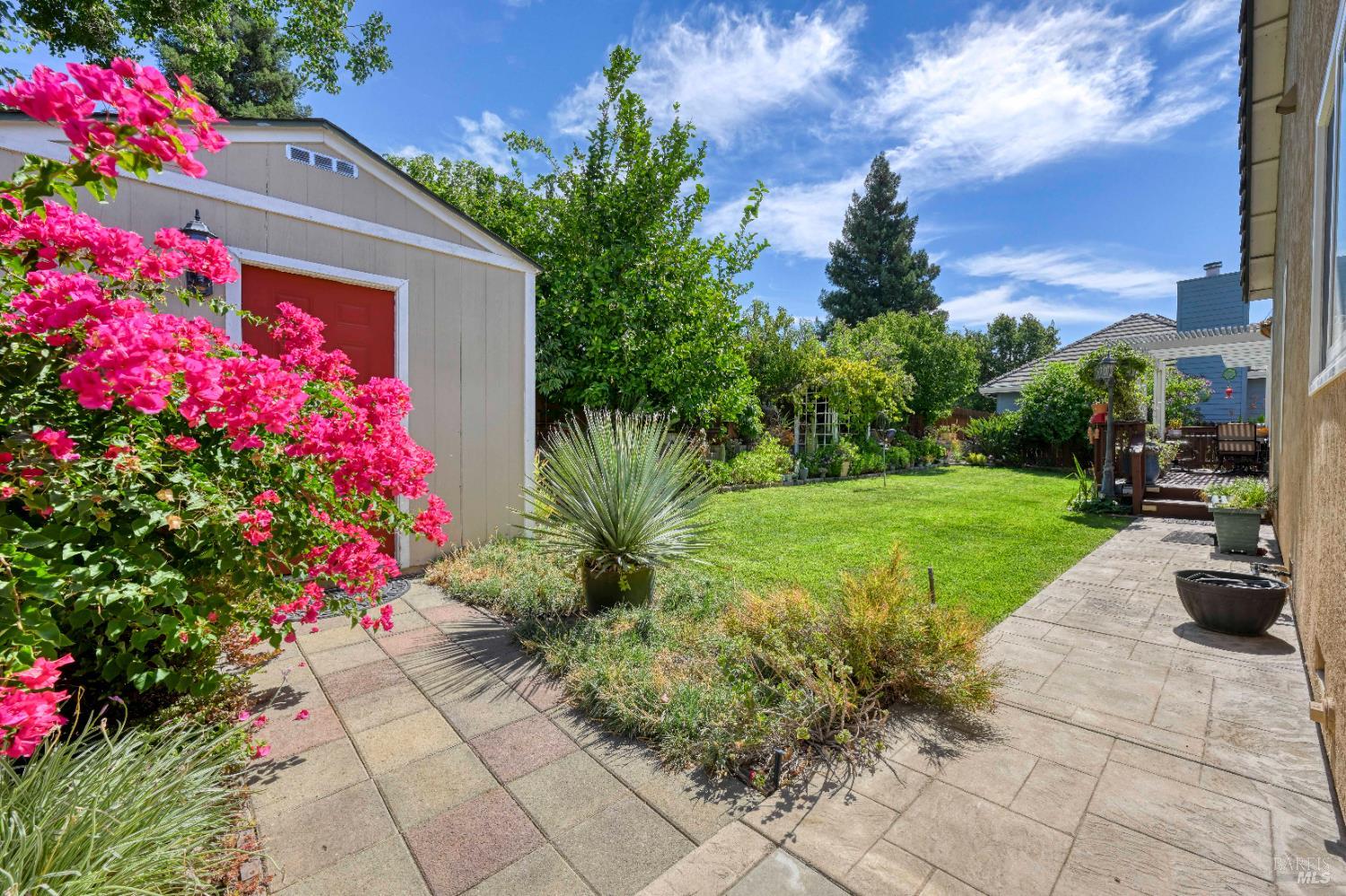 Detail Gallery Image 34 of 54 For 967 Cedar Brook Ln, Vacaville,  CA 95687 - 4 Beds | 2/1 Baths