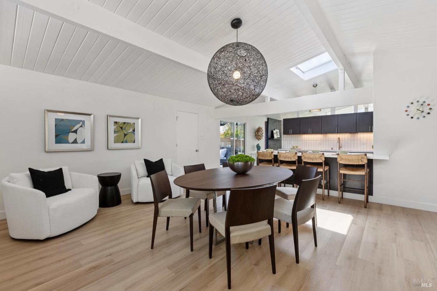 Detail Gallery Image 35 of 37 For 819 Greenberry Ln, San Rafael,  CA 94903 - 4 Beds | 2 Baths