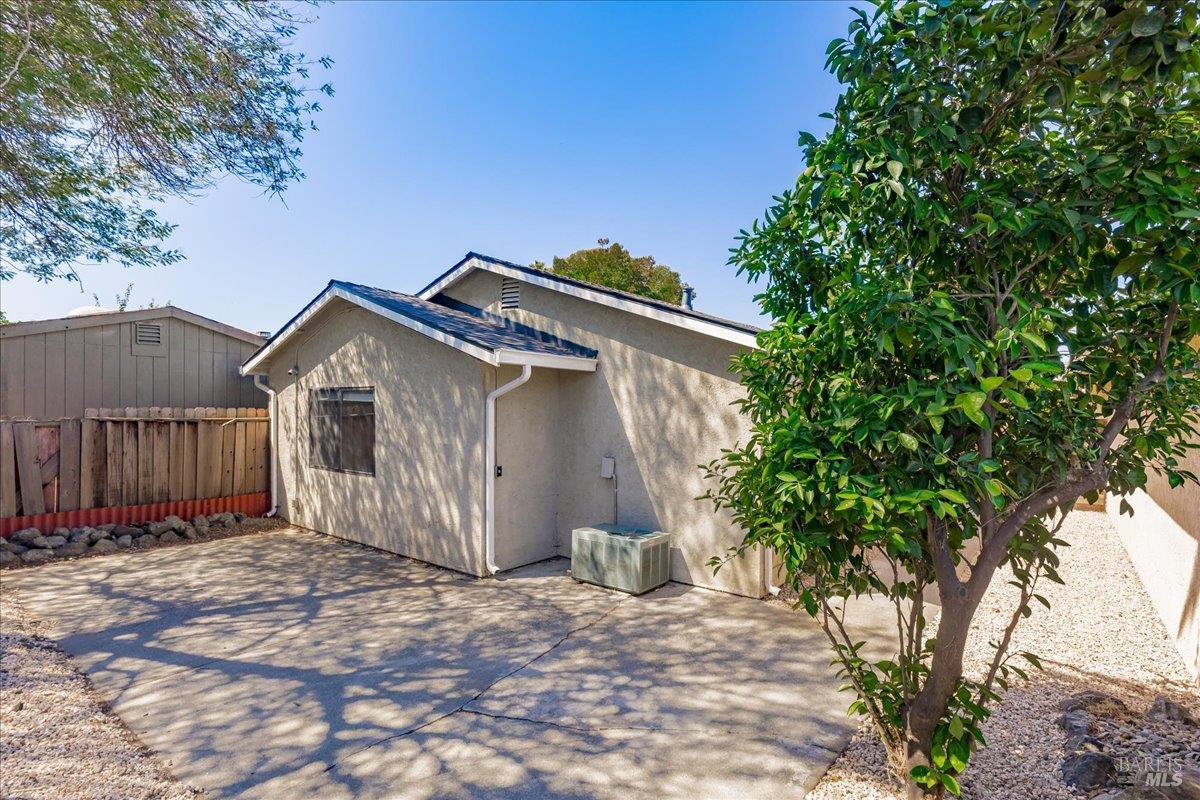 Detail Gallery Image 26 of 44 For 987 Daniel St, Fairfield,  CA 94533 - 2 Beds | 2 Baths