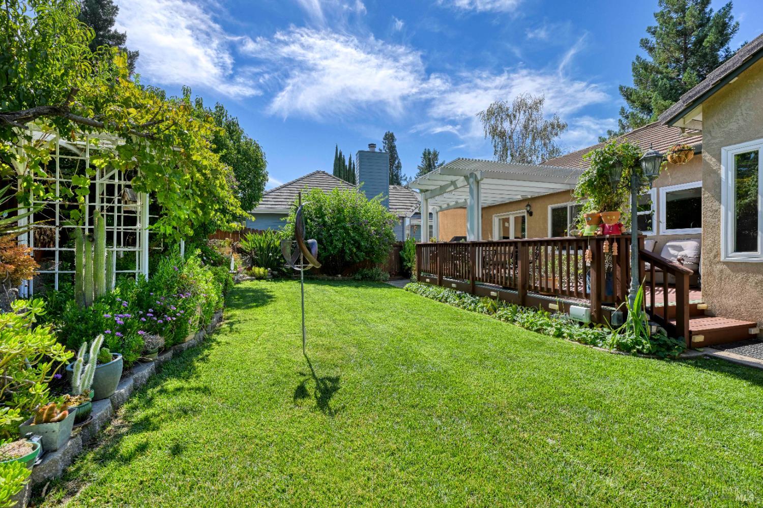 Detail Gallery Image 36 of 54 For 967 Cedar Brook Ln, Vacaville,  CA 95687 - 4 Beds | 2/1 Baths