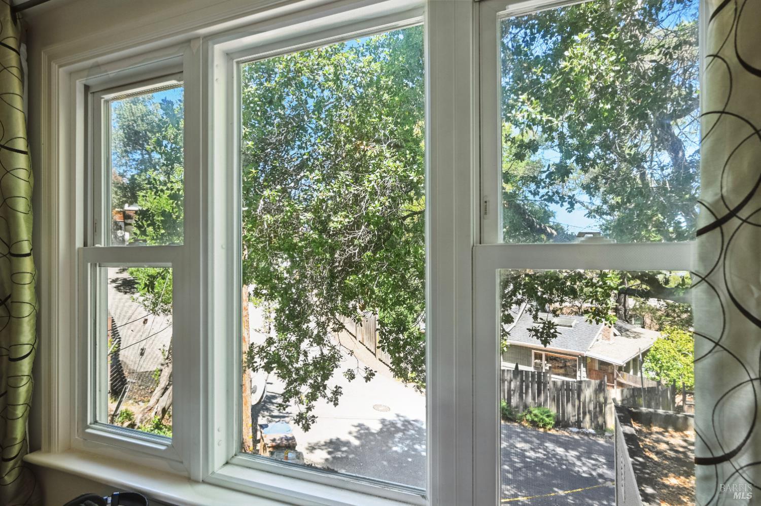 Detail Gallery Image 17 of 32 For 107 Stadium Ave, Mill Valley,  CA 94941 - – Beds | – Baths
