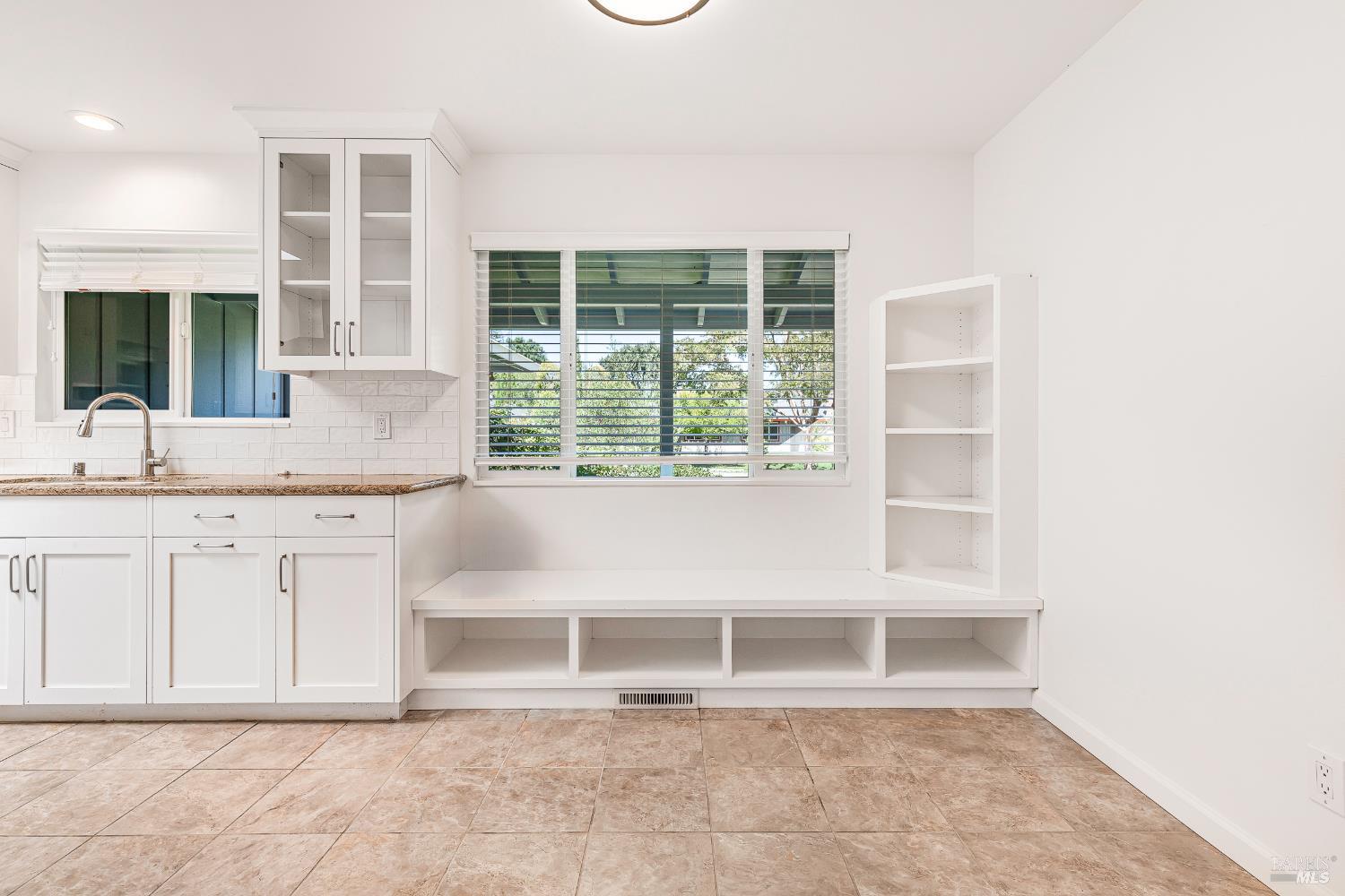 Detail Gallery Image 17 of 51 For 2880 Creekside Rd, Santa Rosa,  CA 95405 - 3 Beds | 2/1 Baths