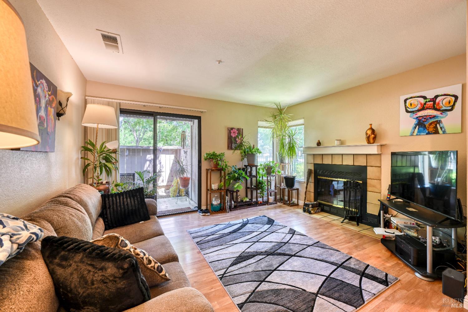 Detail Gallery Image 4 of 18 For 1801 Marshall Rd #705,  Vacaville,  CA 95687 - 2 Beds | 2 Baths