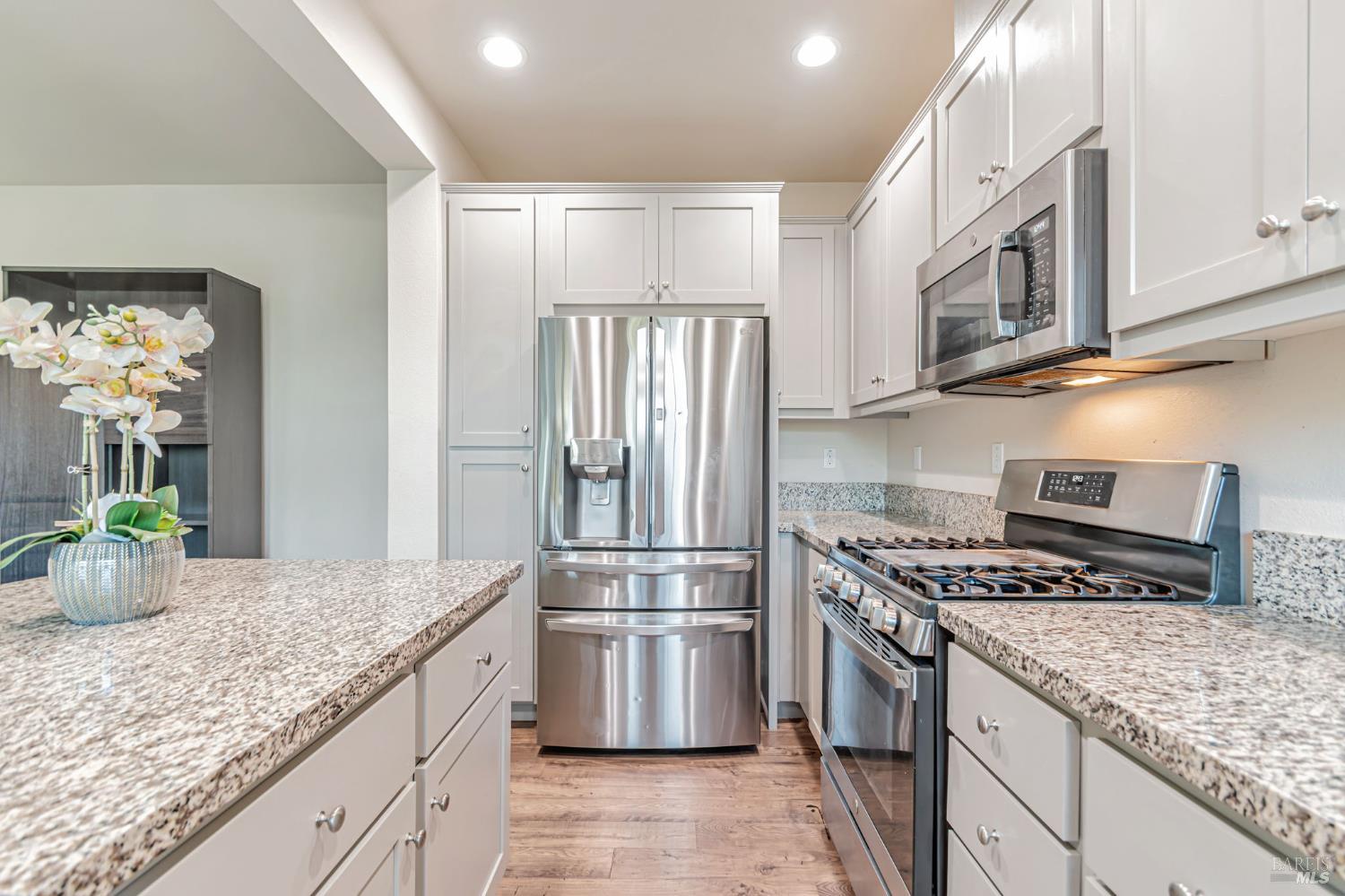 Detail Gallery Image 15 of 41 For 1493 W 3rd St, Santa Rosa,  CA 95401 - 4 Beds | 3 Baths