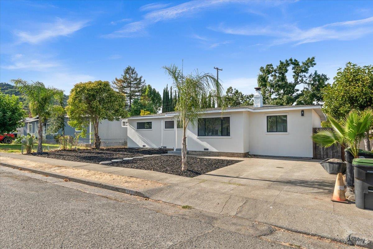 Detail Gallery Image 6 of 40 For 110 Tedford Ave, Ukiah,  CA 94565 - 4 Beds | 3 Baths