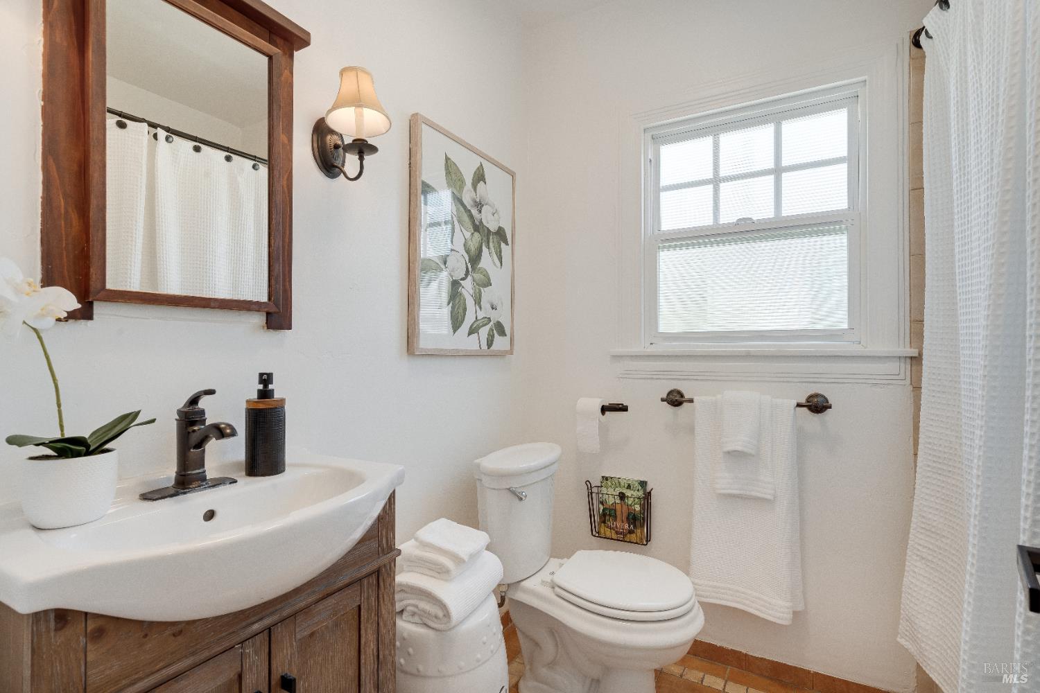 Detail Gallery Image 25 of 77 For 203 E 1st St, Napa,  CA 94559 - 4 Beds | 2/1 Baths