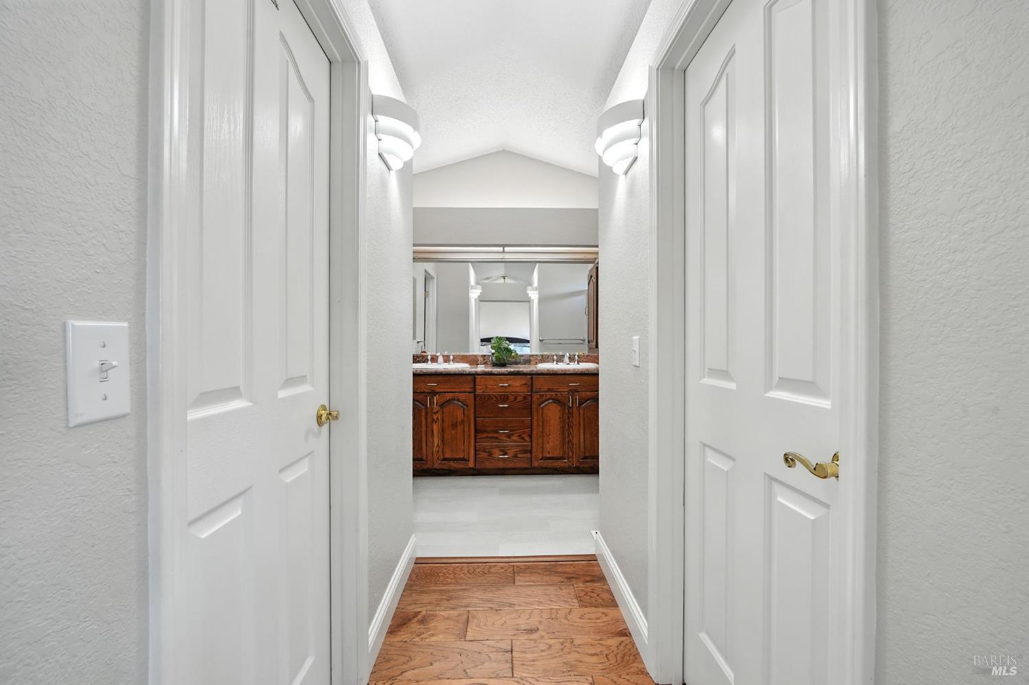 Detail Gallery Image 15 of 28 For 330 Engell Ct, Suisun City,  CA 94585 - 3 Beds | 2/1 Baths