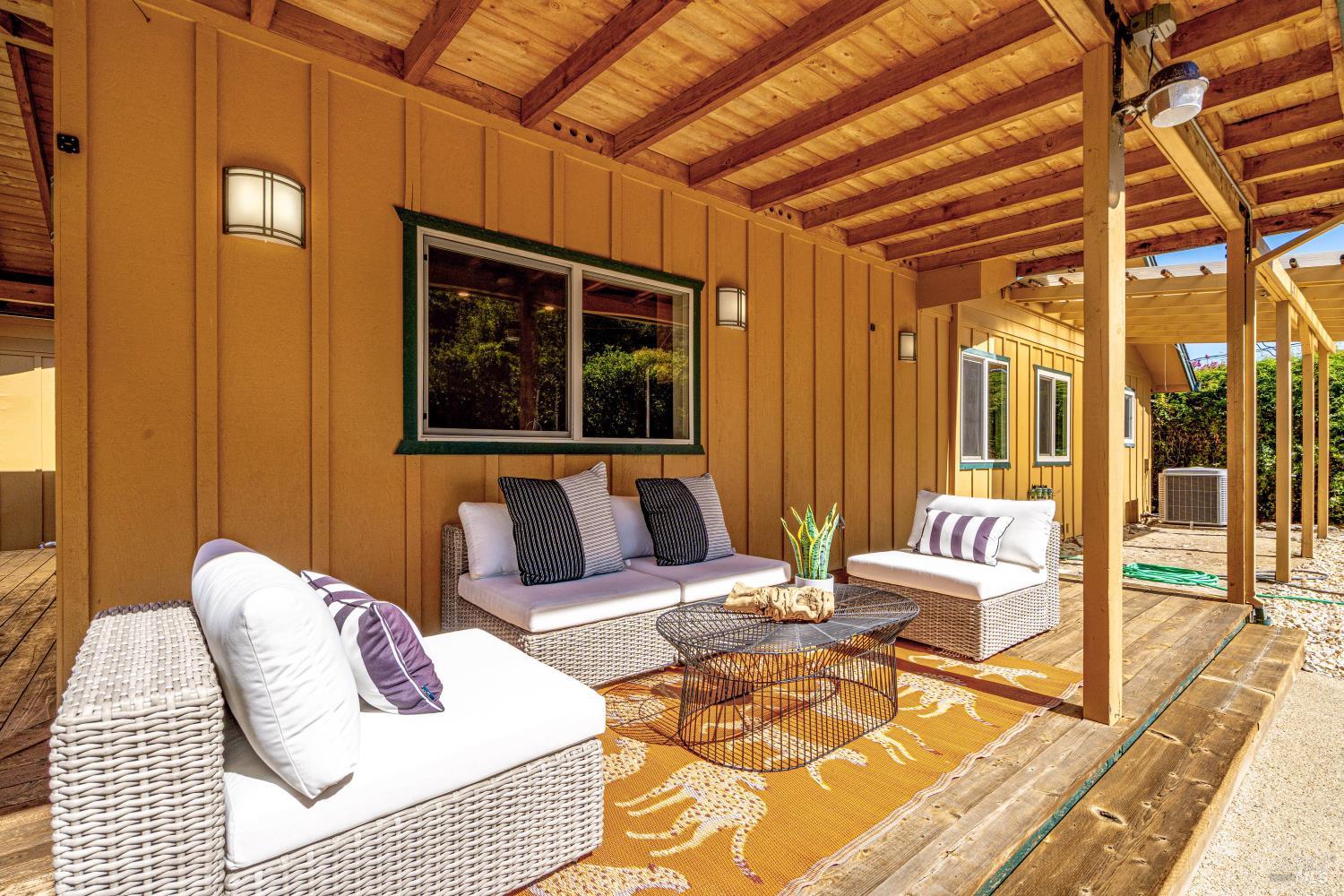 Detail Gallery Image 33 of 46 For 19100 Ola Ct, Sonoma,  CA 95476 - 2 Beds | 2 Baths