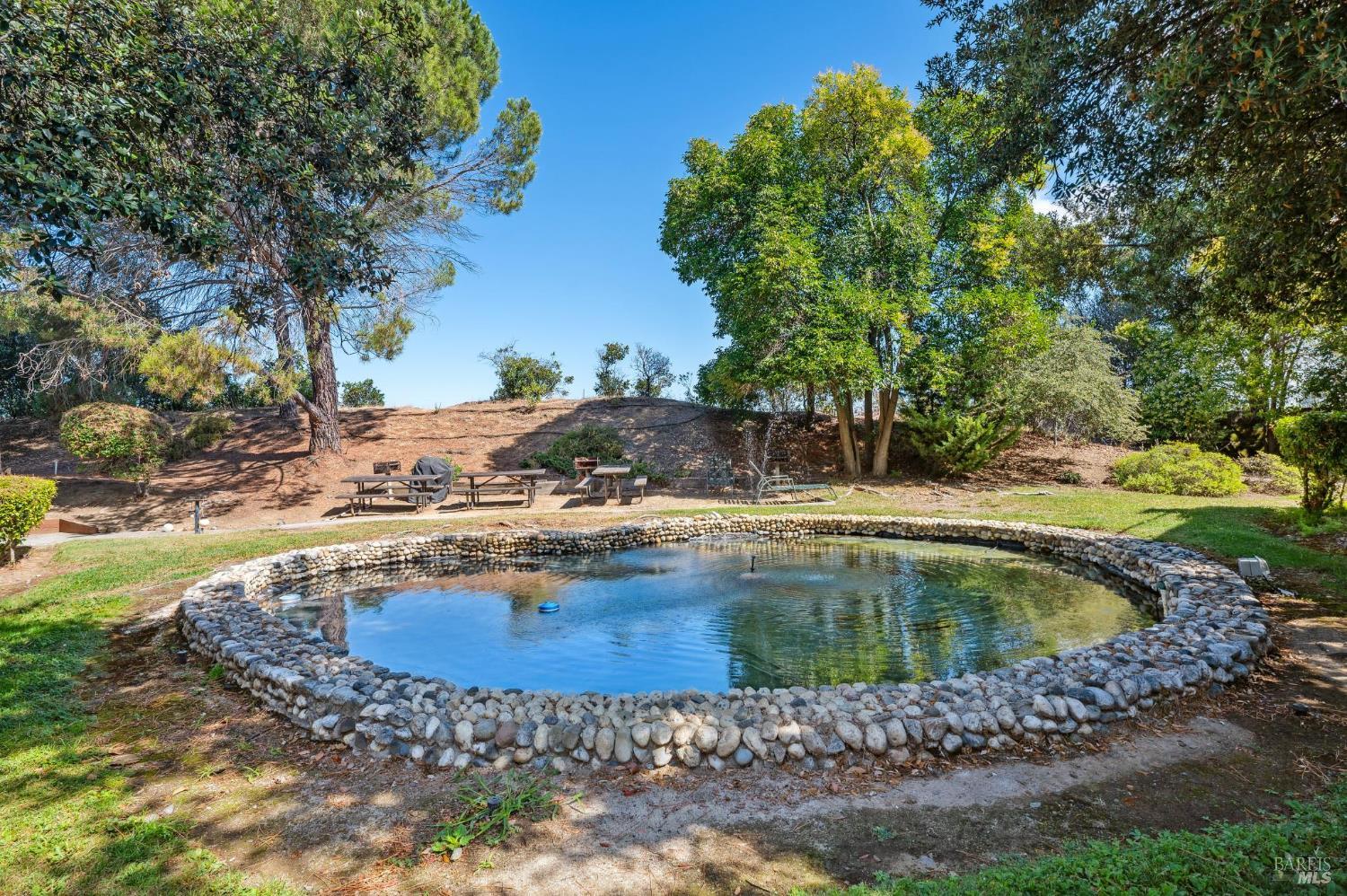 Detail Gallery Image 9 of 24 For 58 Hector Ln, Novato,  CA 94949 - 2 Beds | 1 Baths
