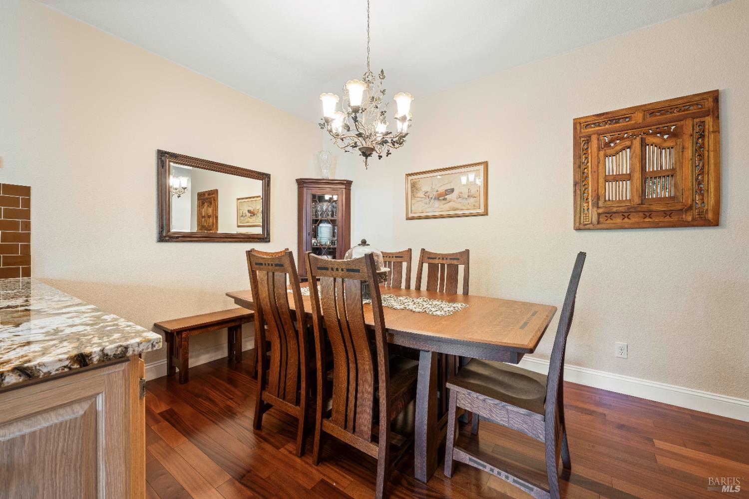 Detail Gallery Image 12 of 54 For 967 Cedar Brook Ln, Vacaville,  CA 95687 - 4 Beds | 2/1 Baths