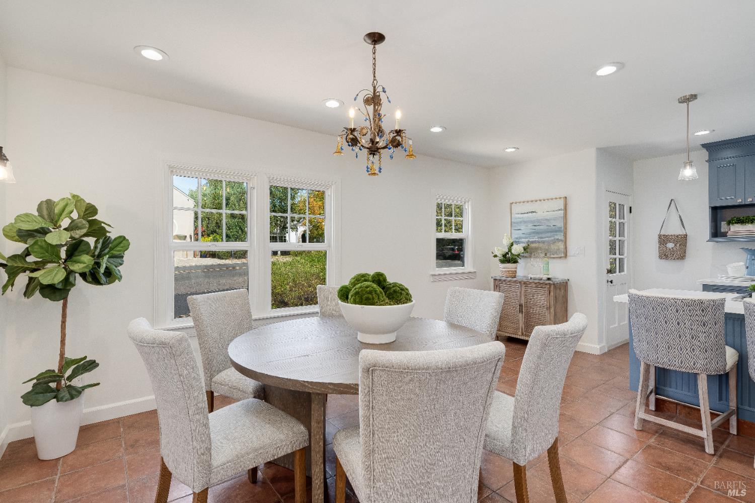 Detail Gallery Image 9 of 77 For 203 E 1st St, Napa,  CA 94559 - 4 Beds | 2/1 Baths